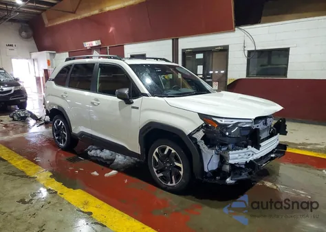 2025 Subaru Forester Premium из США, поврежденный, VIN JF2SLSEDXSH418093